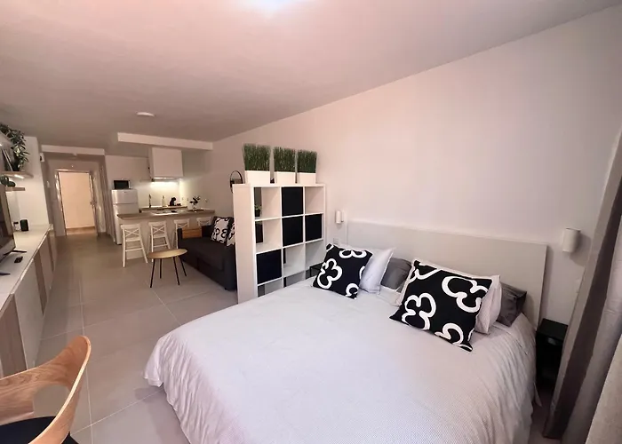 Modern And Cozy Study Los Cristianos (Tenerife)